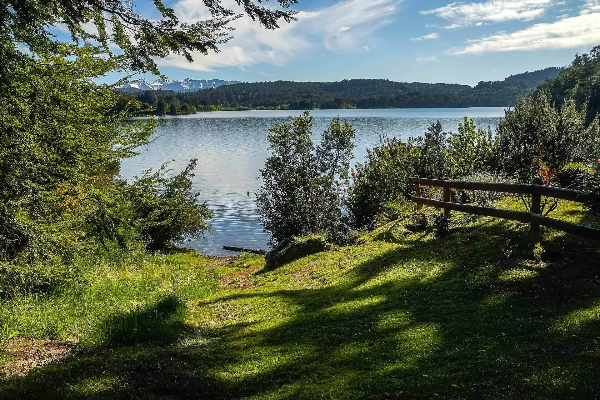 Paseo junto al lago Moreno