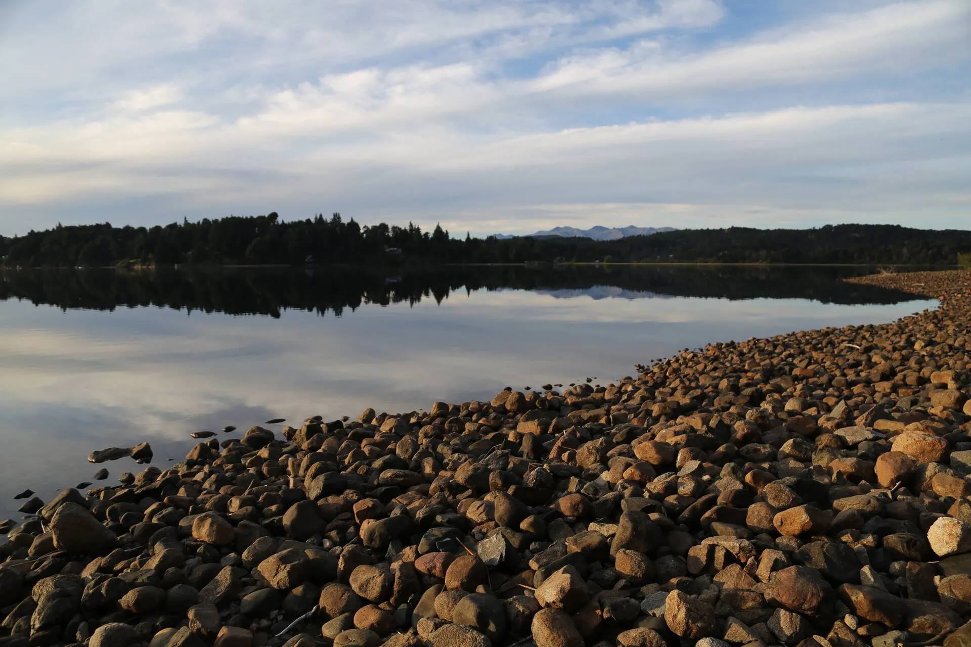 Paseo junto al lago Moreno
