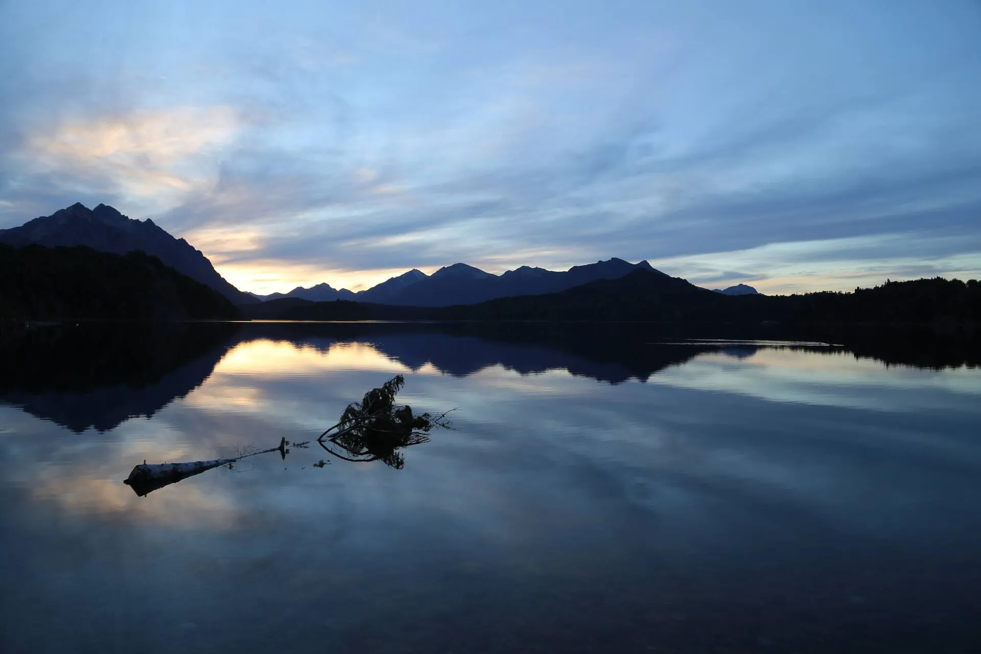 Paseo junto al lago Moreno