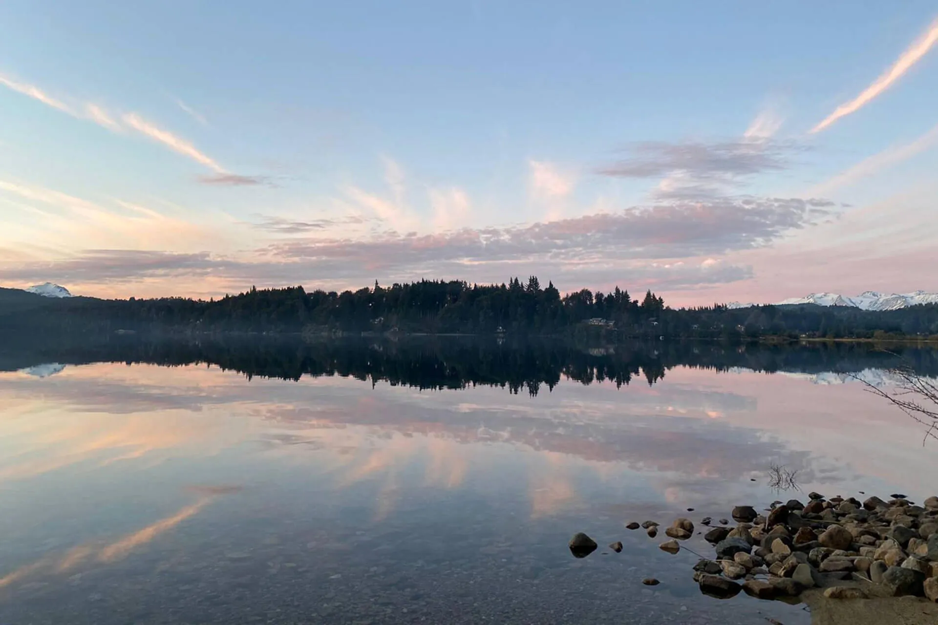 Paseo junto al lago Moreno
