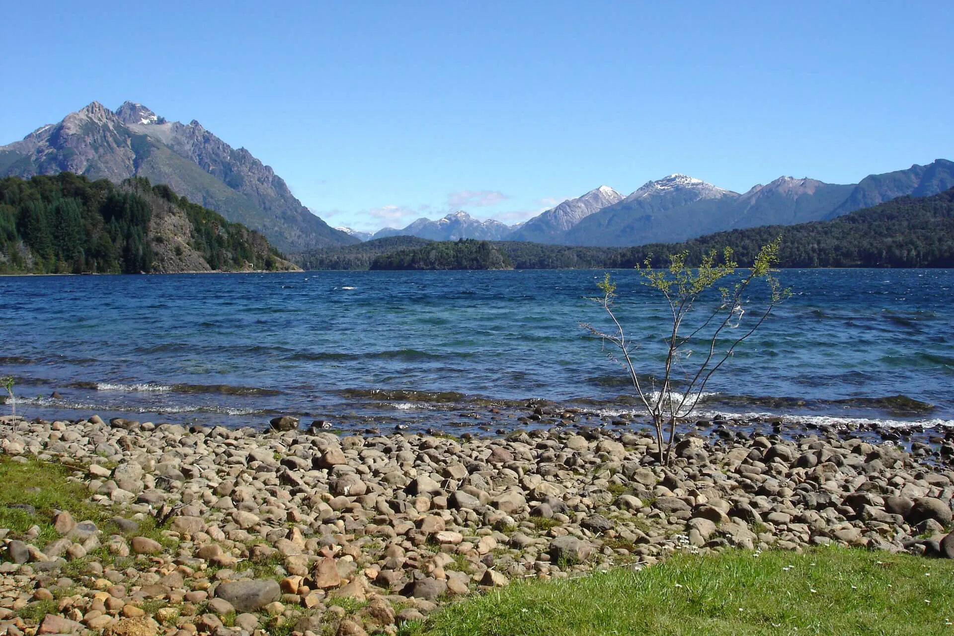 Paseo junto al lago Moreno