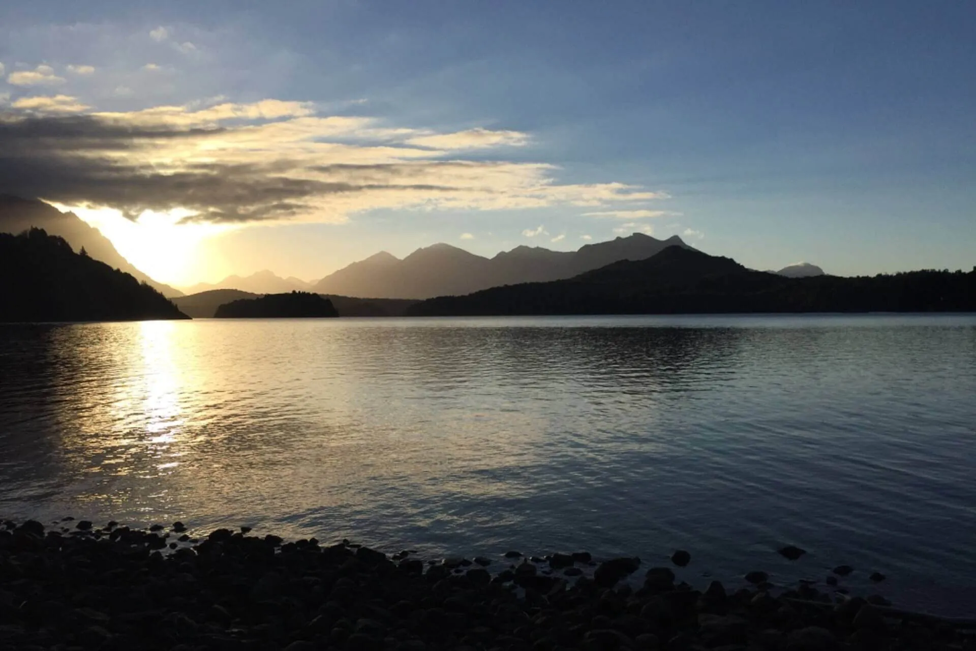 Paseo junto al lago Moreno