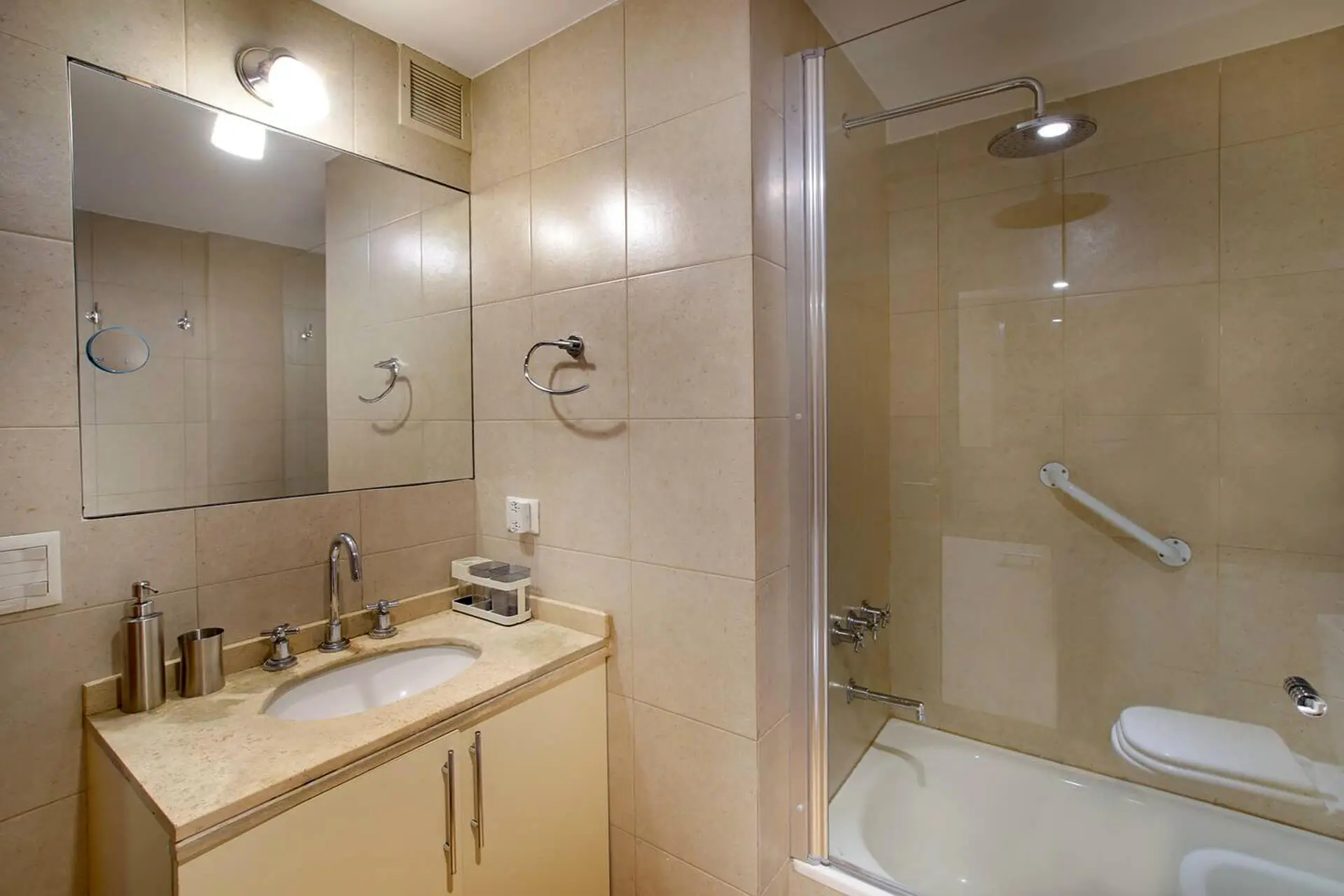 Cuarto de baño Depto Duplex Edificio Terrazas