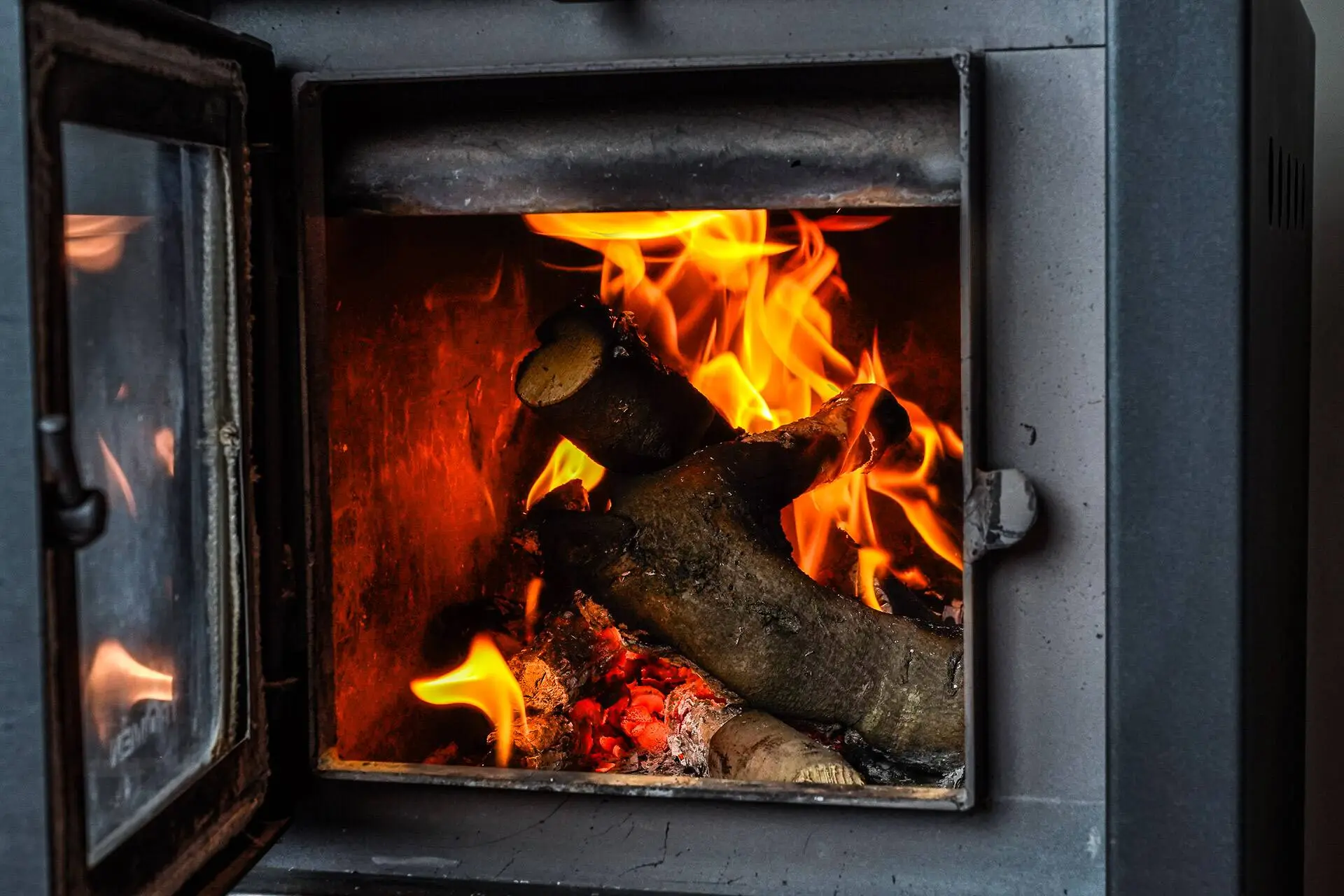 Calefacción leña Casa de Los Peces