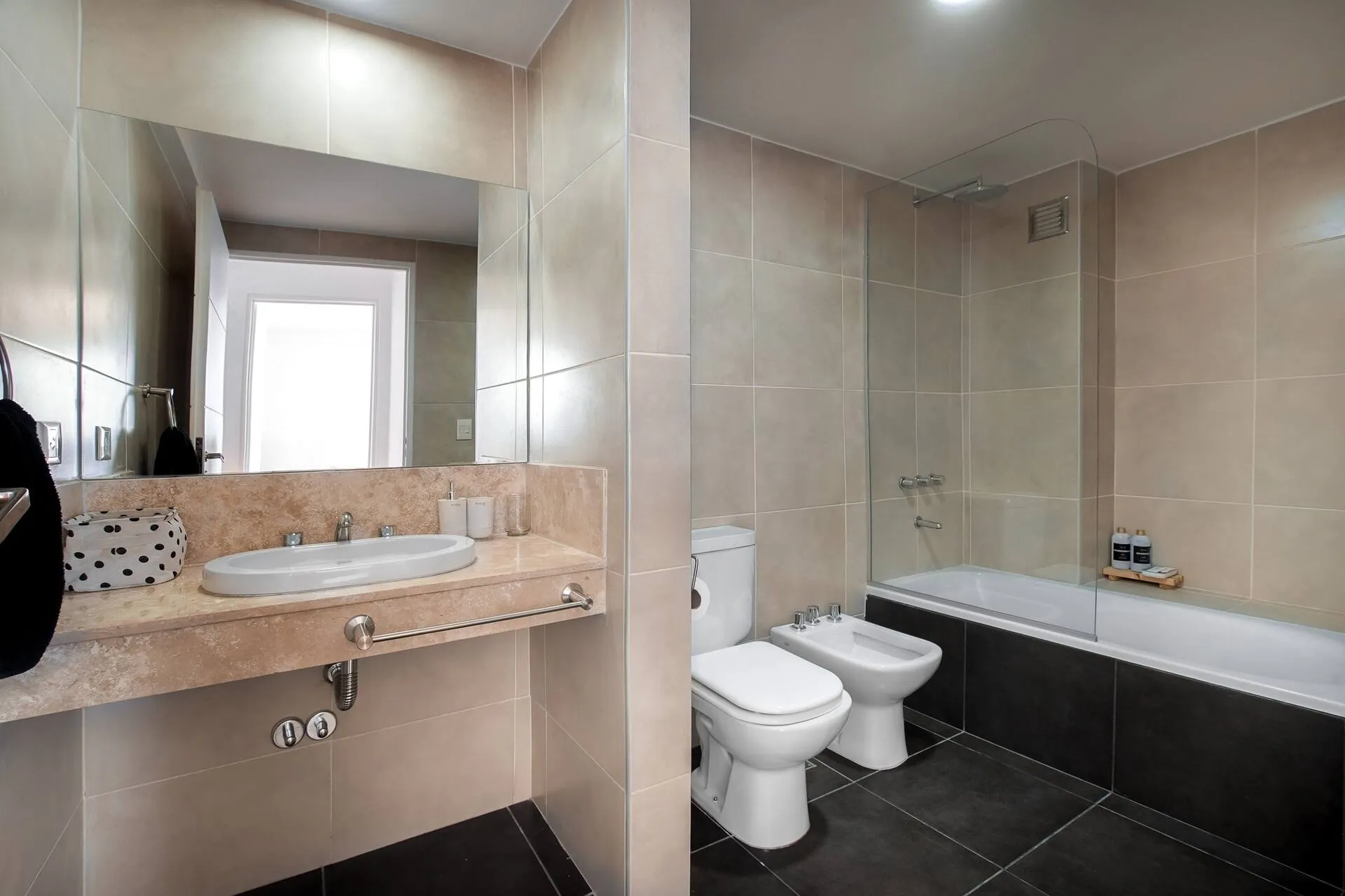 Banheiro do apartamento ROMANCE