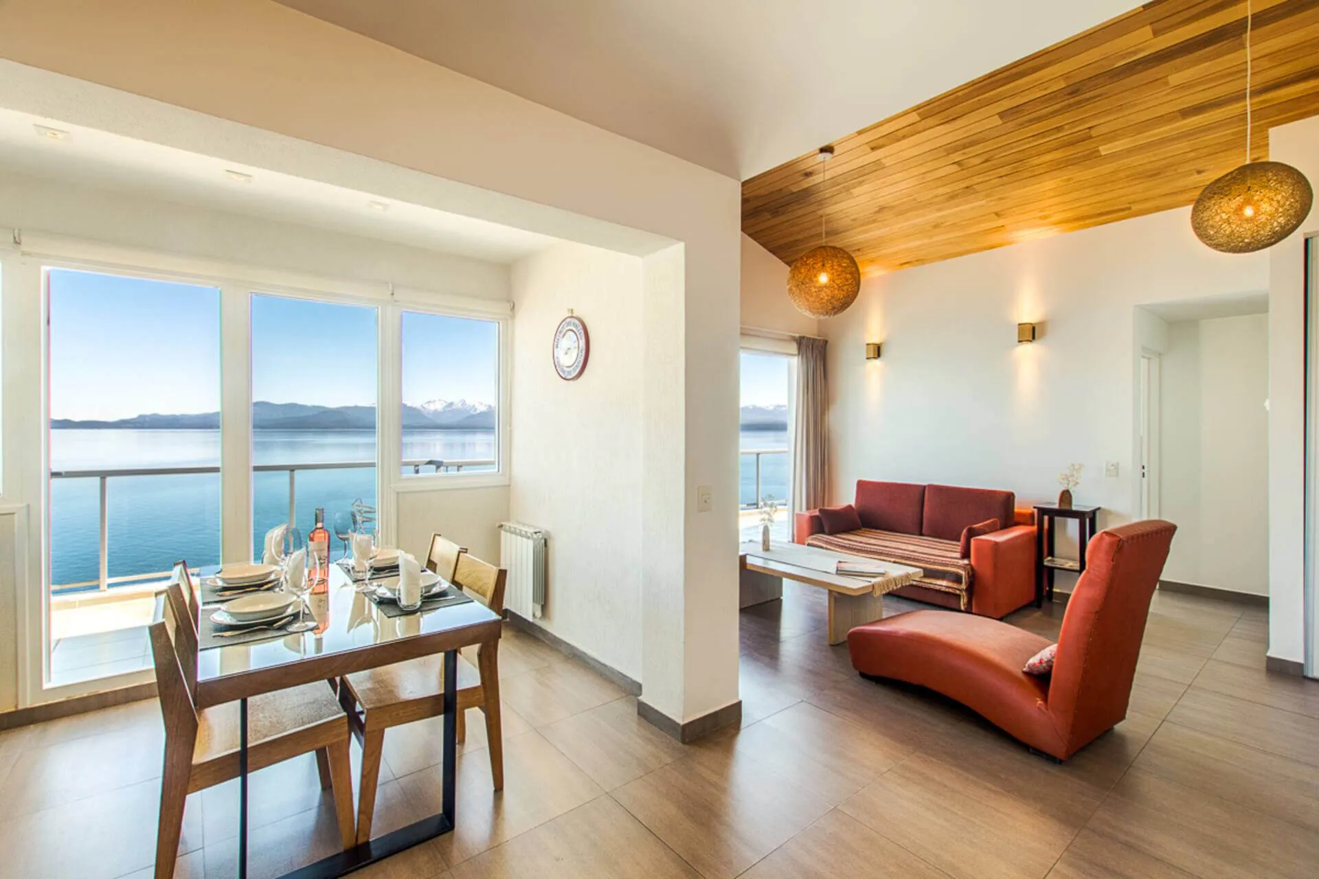 Sala de estar e jantar do apartamento Premium